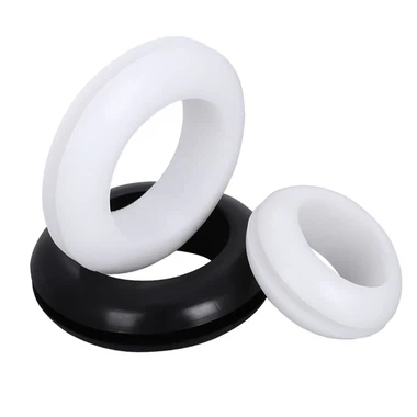 Kummist traadist läbiviik